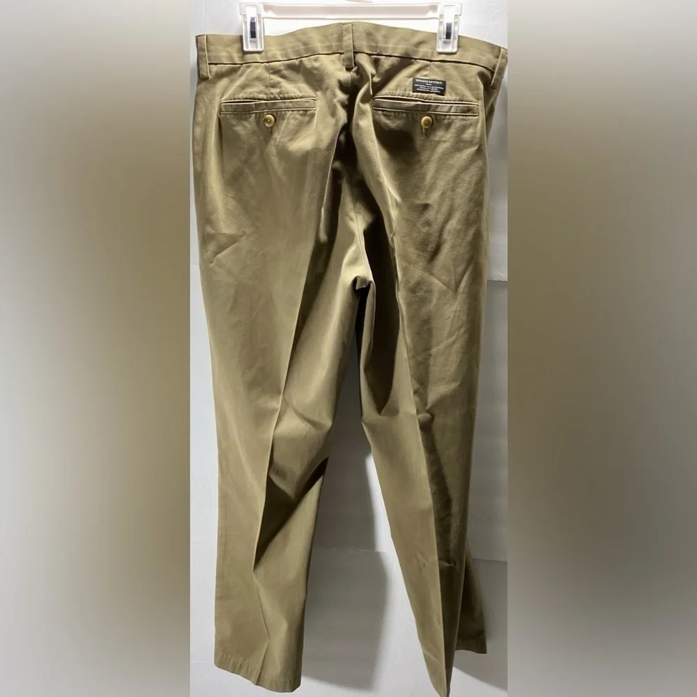 BANANA REPUBLIC KHAKI PANTS SIZE 35 X 32